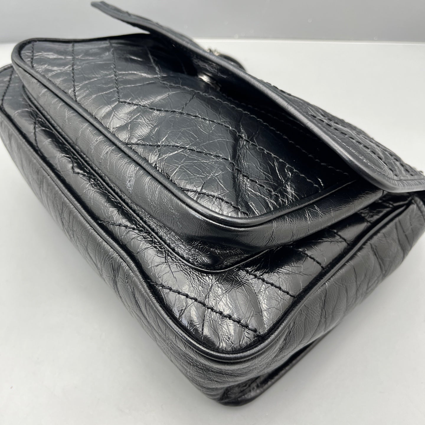 Saint Laurent - Niki Medium - Crinkled leather - Black - (Medium)