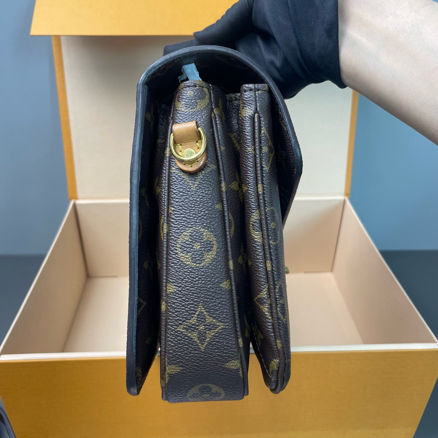 Louis Vuitton - Pochette Métis - Monogram coated canvas and natural cowhide leather - Brown - (Small)