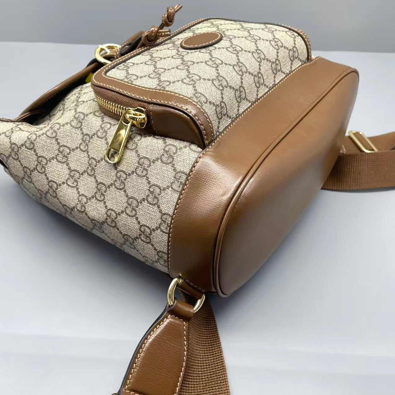 Gucci - GG Supreme Retro Flap Drawstring Backpack - GG Supreme coated canvas with leather trim - Beige and Brown - (medium)