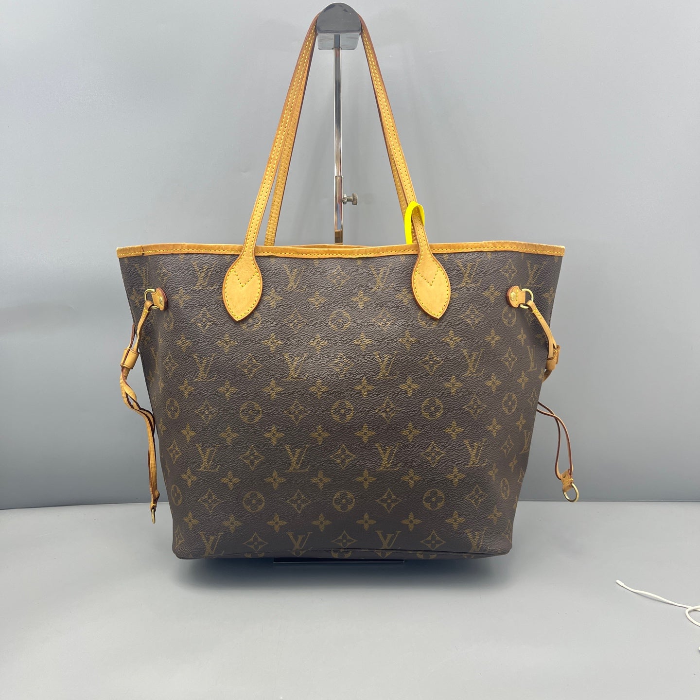 Louis Vuitton - Neverfull MM - Monogram coated canvas with natural cowhide leather trim - Brown - (medium)