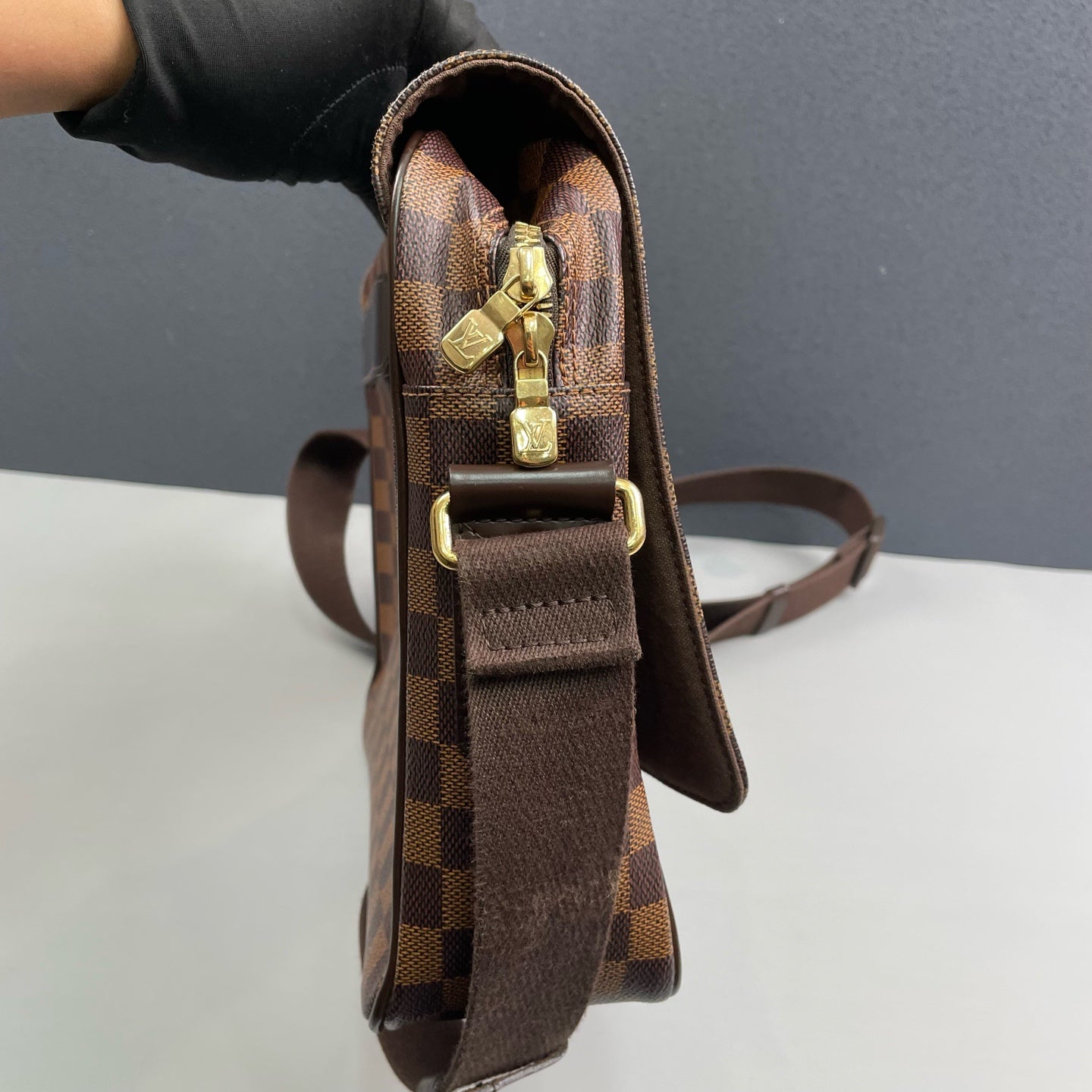 Louis Vuitton - District PM Messenger Bag - Damier Ebene coated canvas with leather trim - Brown - (medium)