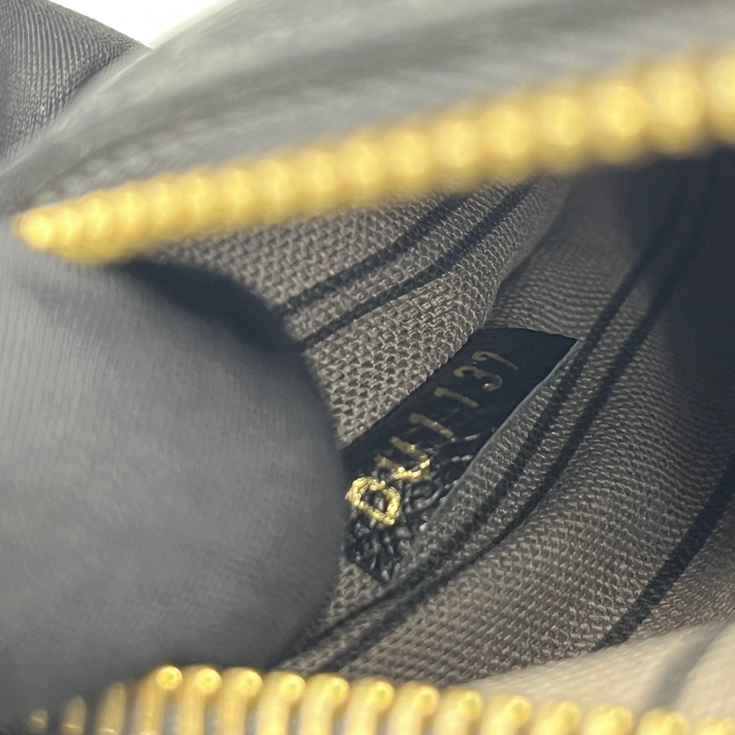Louis Vuitton - Pochette Metis - Embossed Monogram Empreinte leather - Black - (medium)