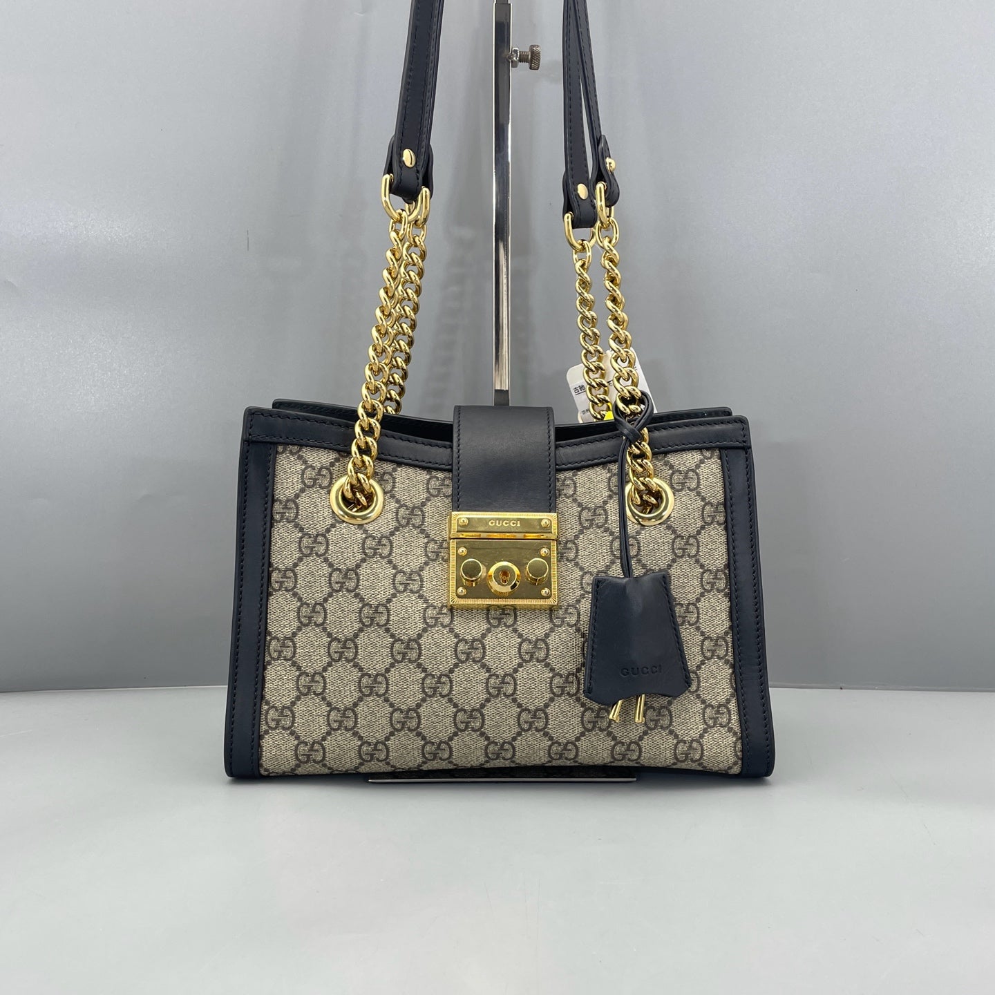 Gucci - Padlock Small Shoulder Bag - GG Supreme Canvas with Leather trim - Black - (small)