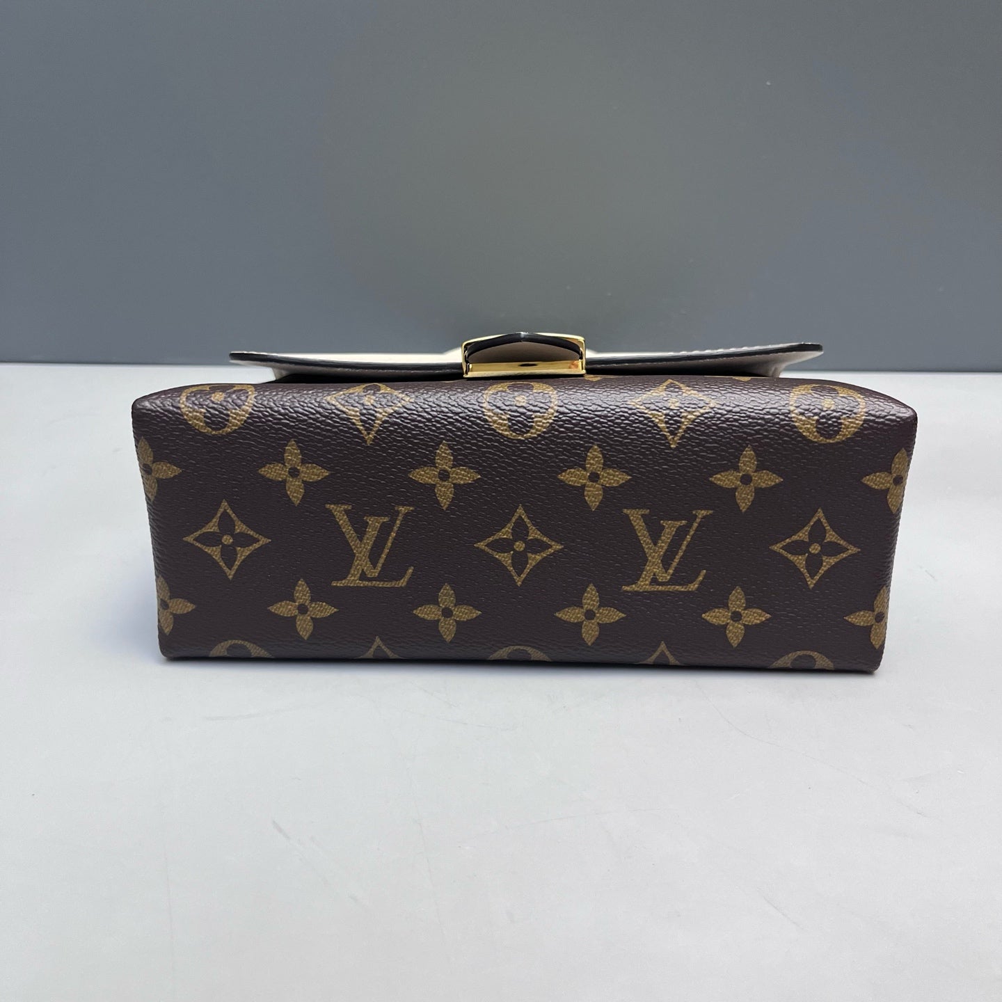 Louis Vuitton - Locky BB - Monogram coated canvas and cowhide leather - Brown and Cream - (mini)
