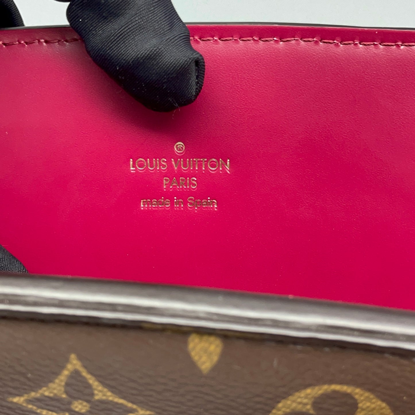 Louis Vuitton - Phenix PM - Monogram coated canvas with fuchsia leather trim - Brown and Fuchsia - (medium)