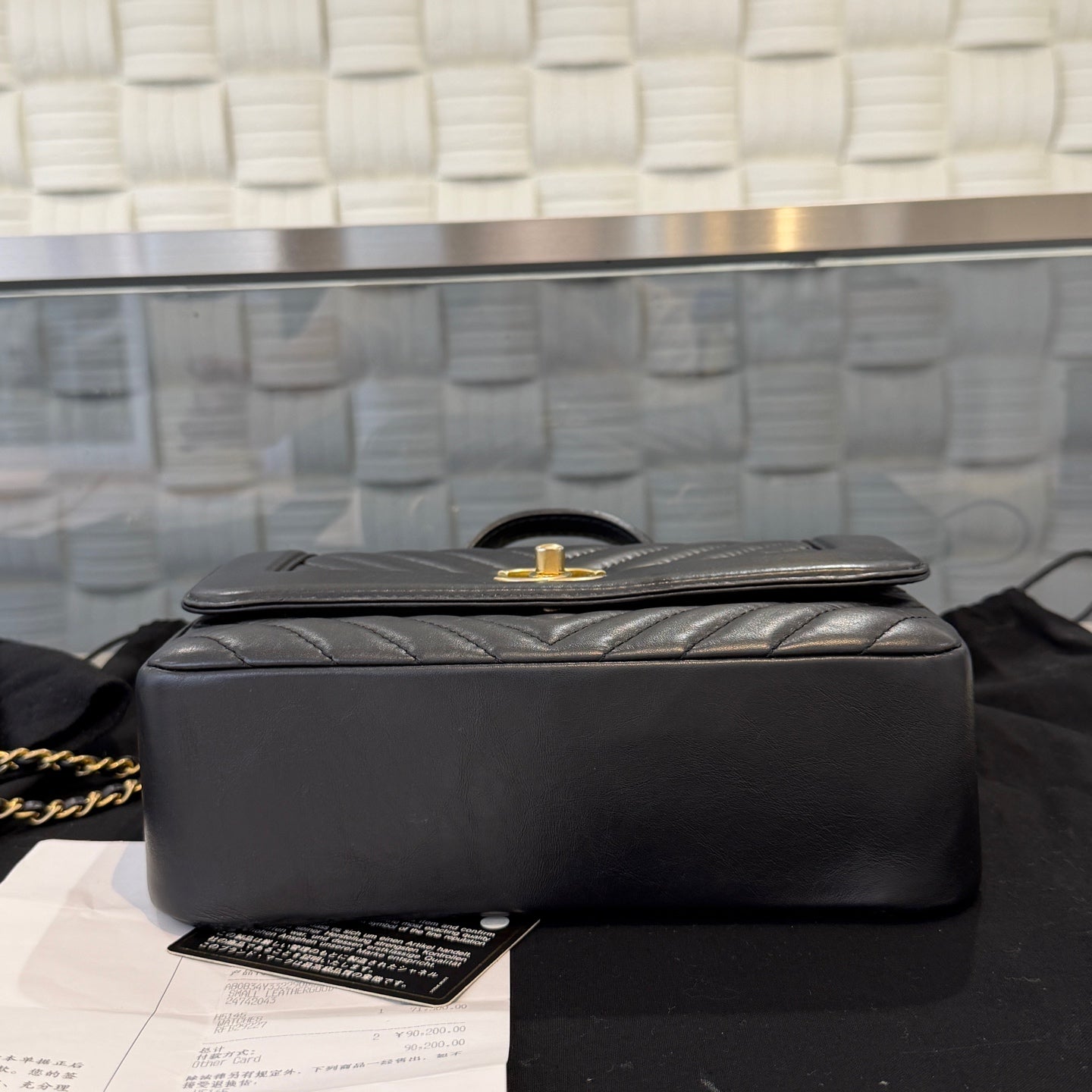 Chanel - Top Handle Messenger Flap Bag - Calfskin leather - Black - (small)