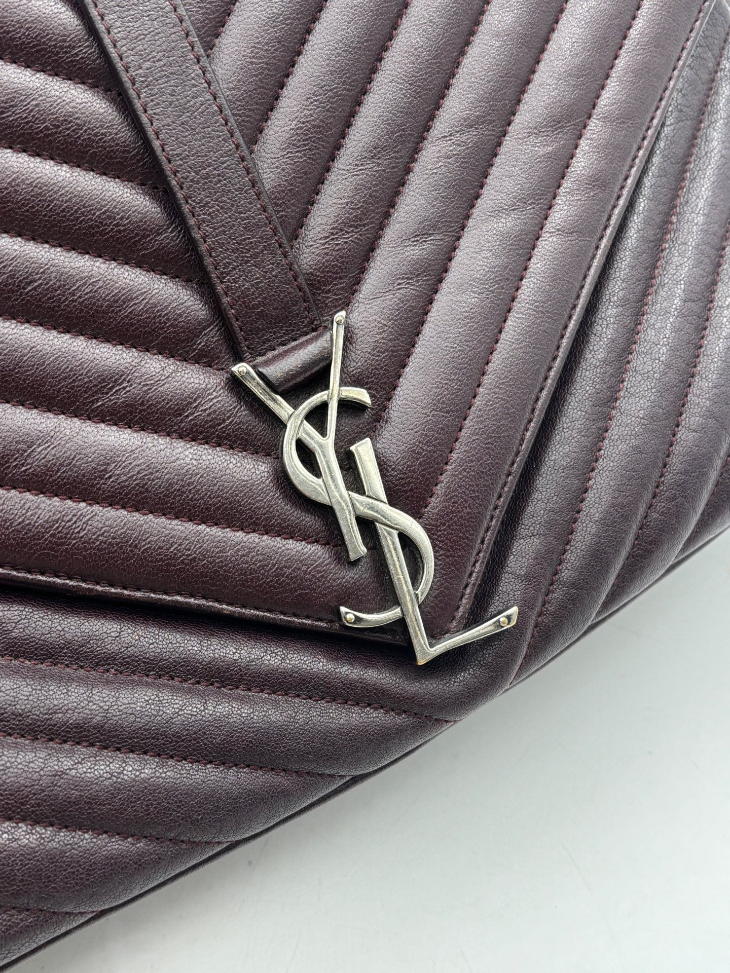 Saint Laurent - Monogram Envelope Bag - Leather - Burgundy - (medium)