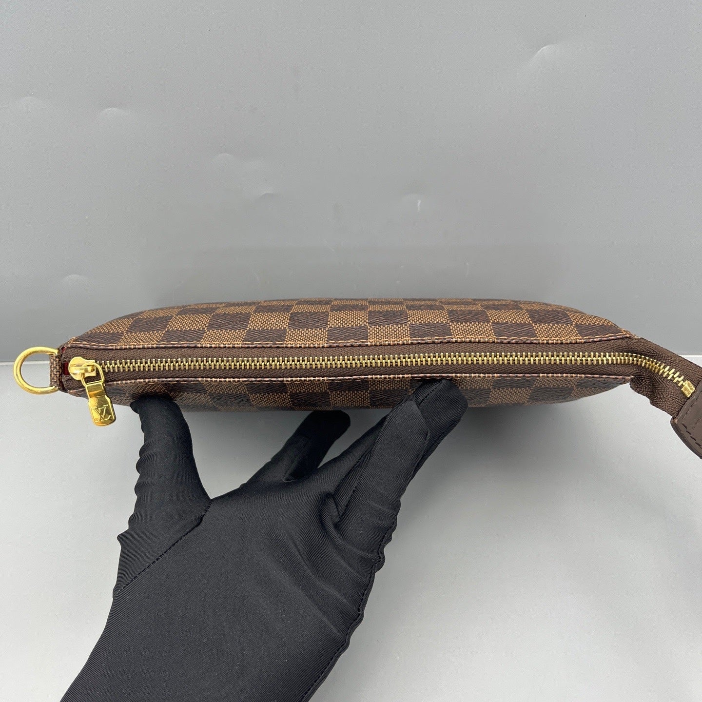 Louis Vuitton - Pochette Accessoires - Damier Ebene coated canvas with leather trim - Brown - (Small)