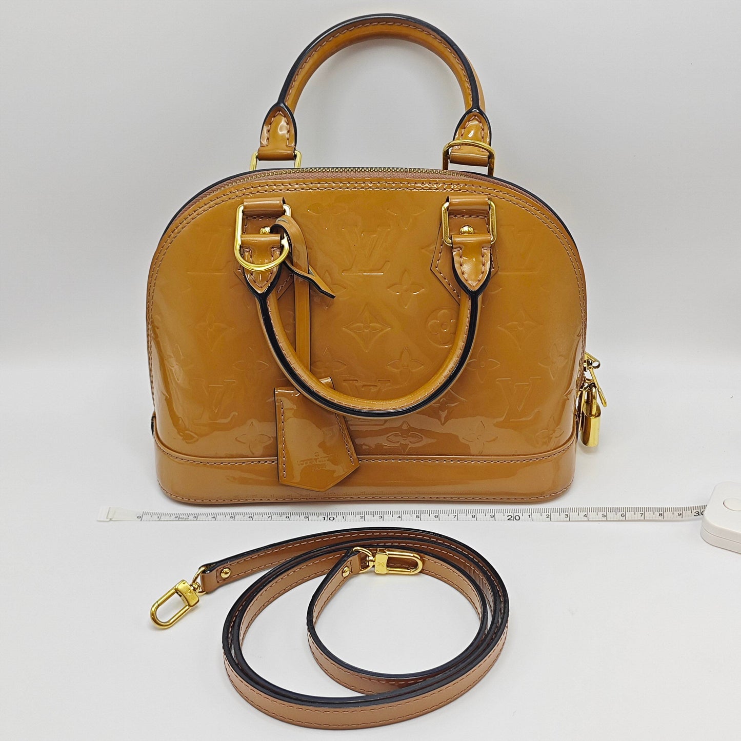 Louis Vuitton - Alma BB - Patent leather - Brownish Yellow with Gold-Tone Hardware - (Mini)