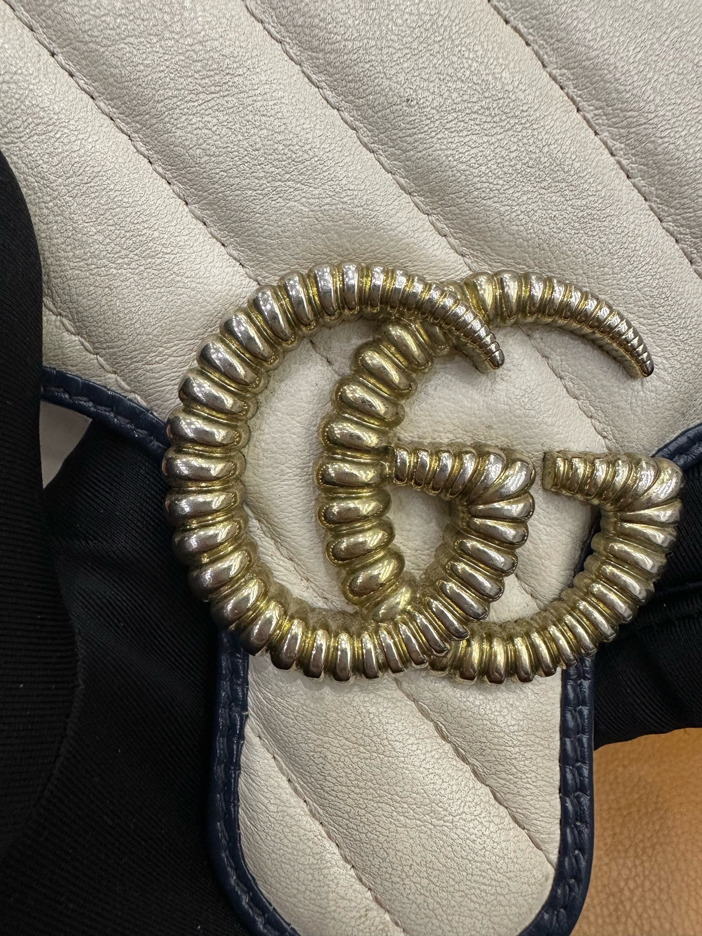 Gucci - GG Marmont Matelassé Shoulder Bag - Leather - White - (medium)