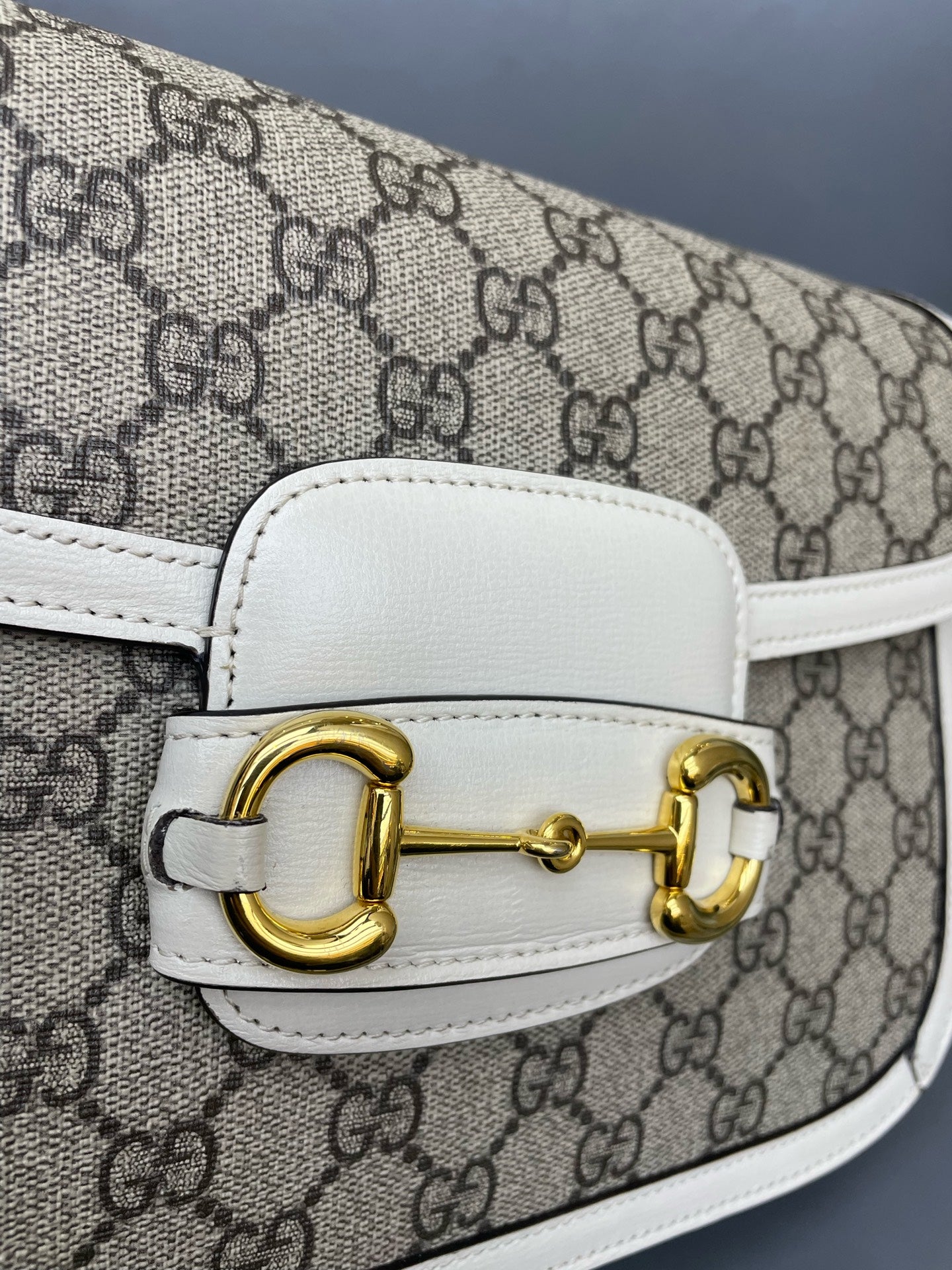 Gucci - 1955 Horsebit Shoulder Bag - GG Supreme Canvas with Leather Trim - White with Beige/Ebony Accents - (Medium)