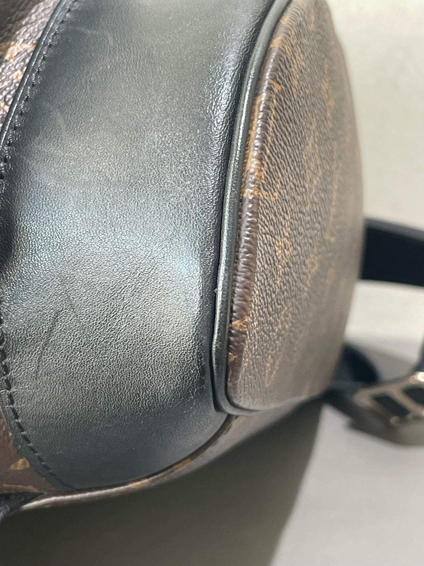 Louis Vuitton - Christopher MM - Monogram Canvas with Leather Trim - Brown - (Large)