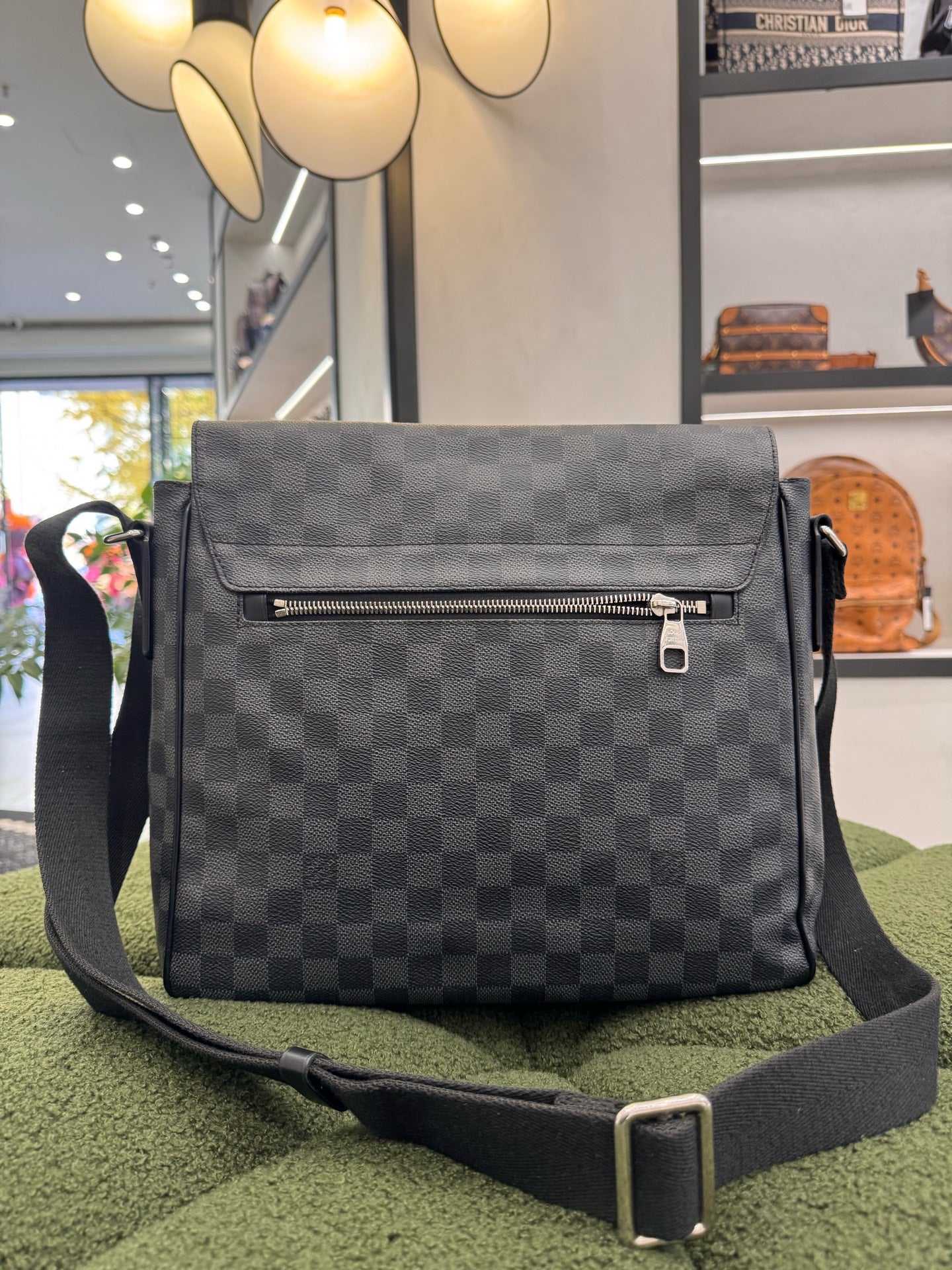 Louis Vuitton - District GM Messenger Bag - Coated Canvas and Leather - Black - (medium)
