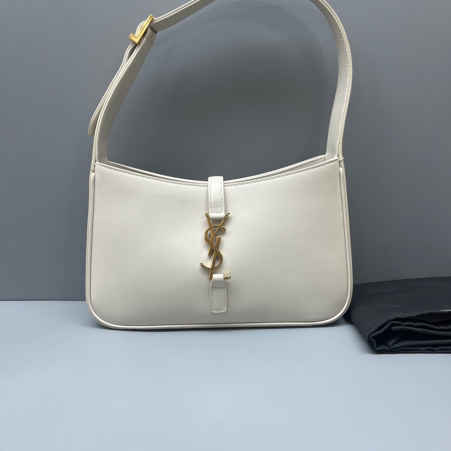 Saint Laurent - Le 5 à 7 Hobo Bag - Leather - White - (mini)