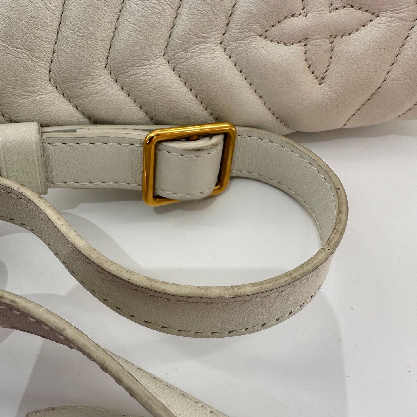 Louis Vuitton - Bumbag - Leather - White - (small)