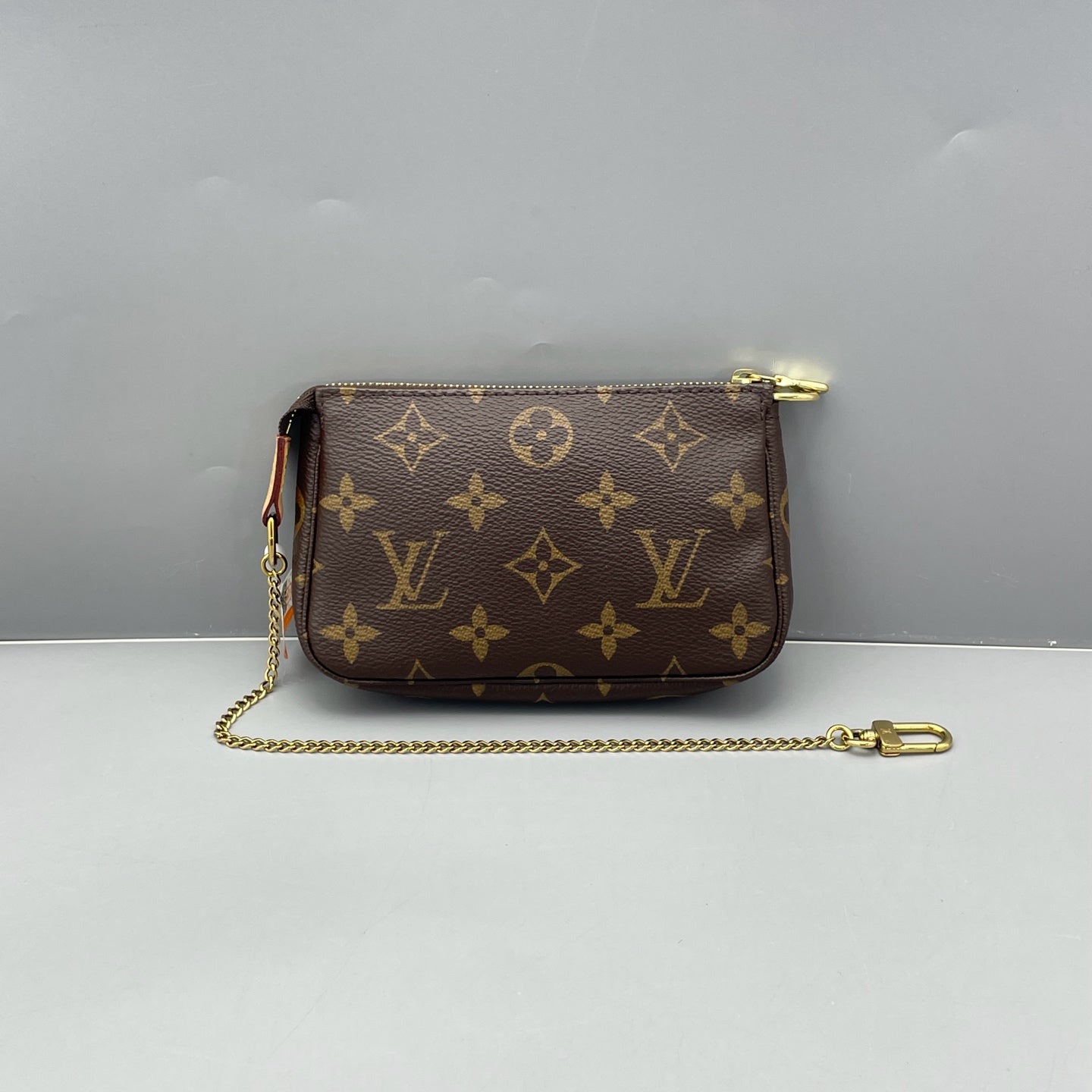 Louis Vuitton - Mini Pochette Accessoires - Monogram canvas - Brown - (mini)