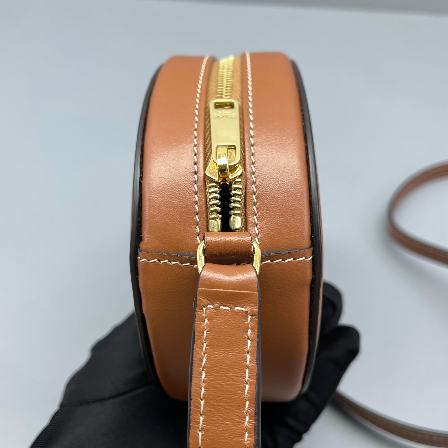 Celine - Triomphe Oval Bag - Leather - Caramel - (Mini)