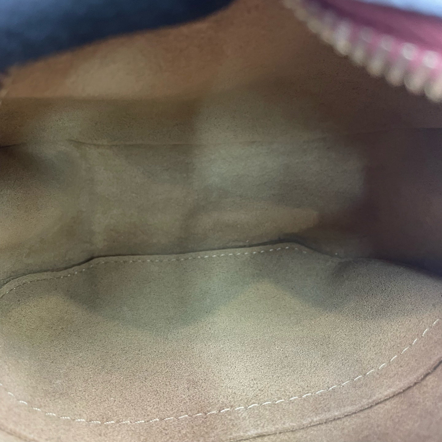 Louis Vuitton - Boîte Chapeau Souple PM - Monogram coated canvas with natural cowhide leather trim - Brown Monogram with natural Vachetta leather and red accents - (Mini)