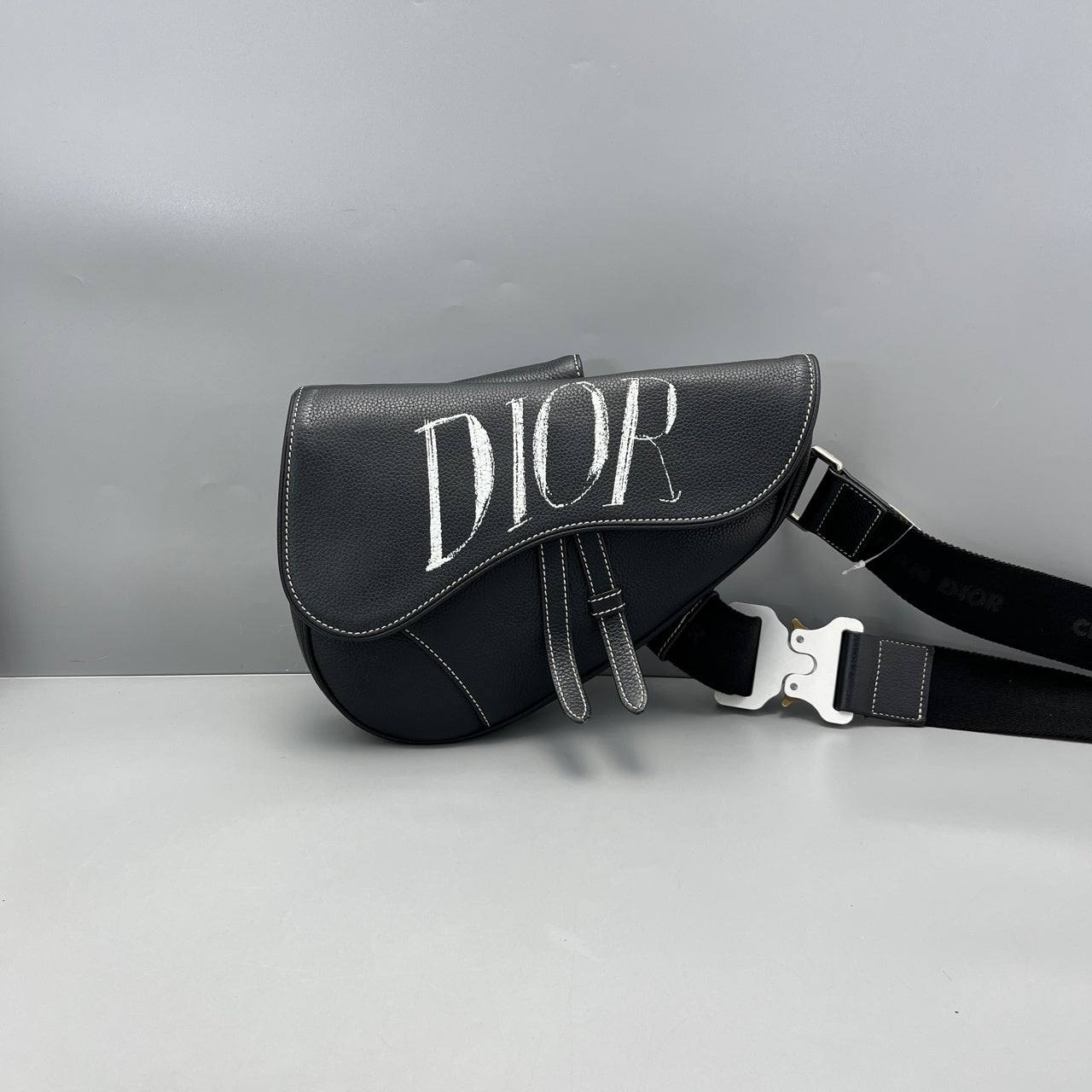 Dior - Saddle Belt Bag with Graffiti - Grained leather - Black - (Small)