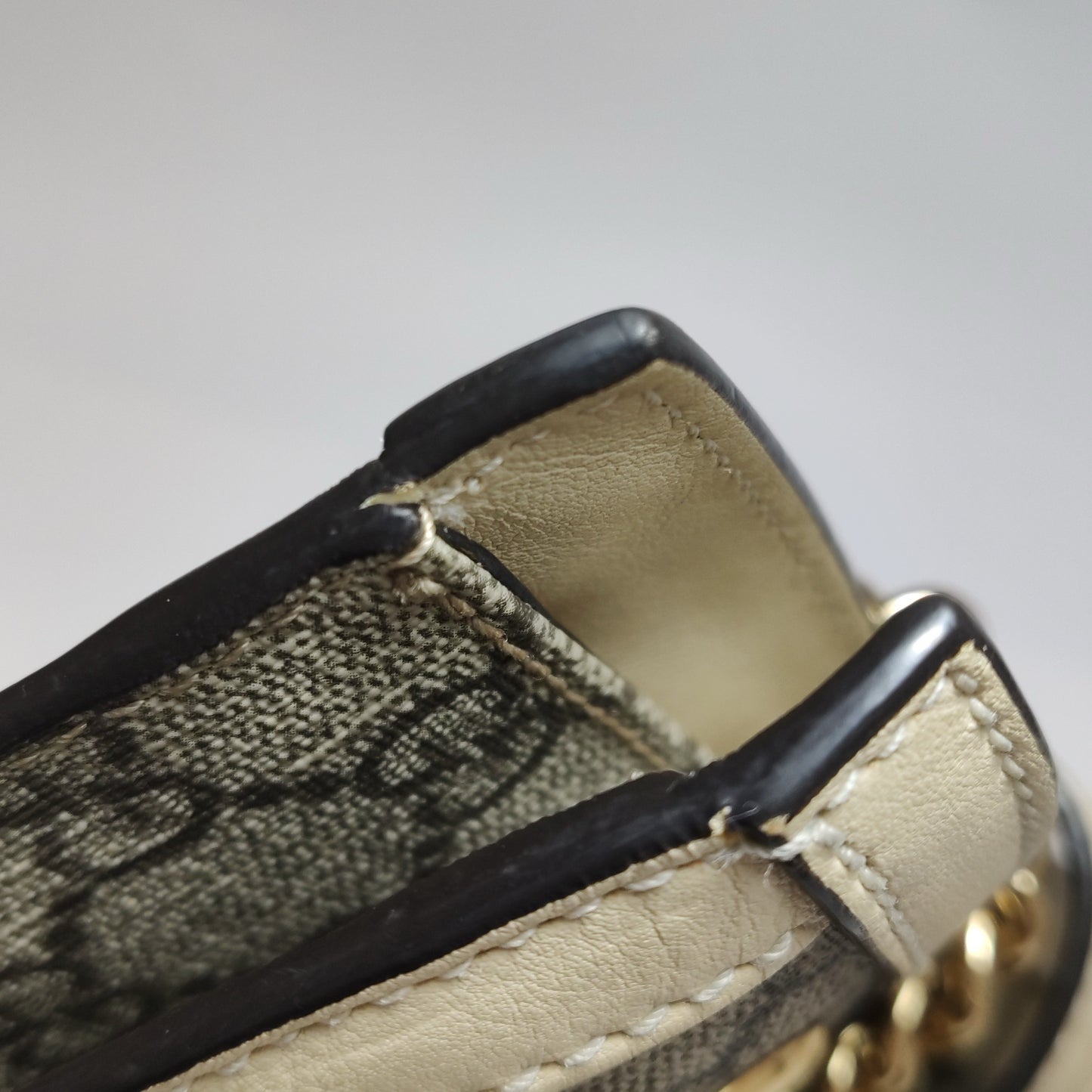 Gucci - Padlock Small Shoulder Bag - GG Supreme canvas with leather trim - Beige - (Small)