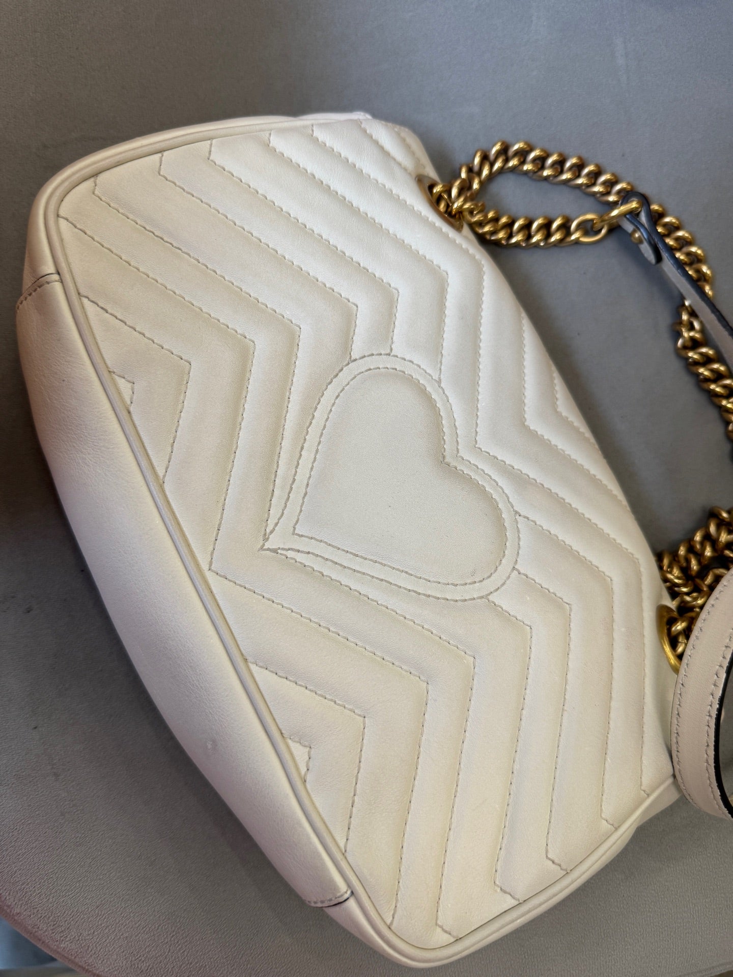 Gucci - Marmont Matelassé Small Shoulder Bag - Matelassé chevron leather - White - (Small)