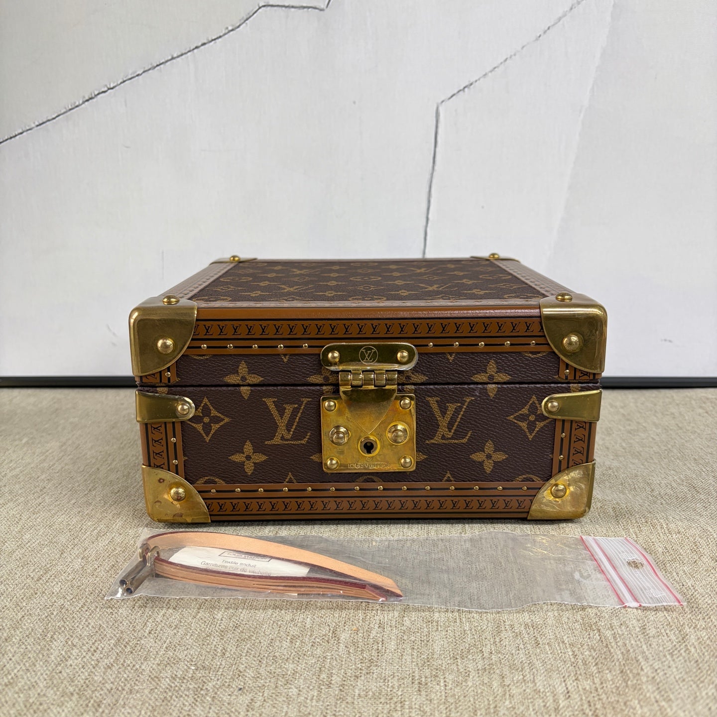 Louis Vuitton - Coffret Joaillerie - Monogram coated canvas with natural cowhide leather trim and brass hardware - Brown - (small)