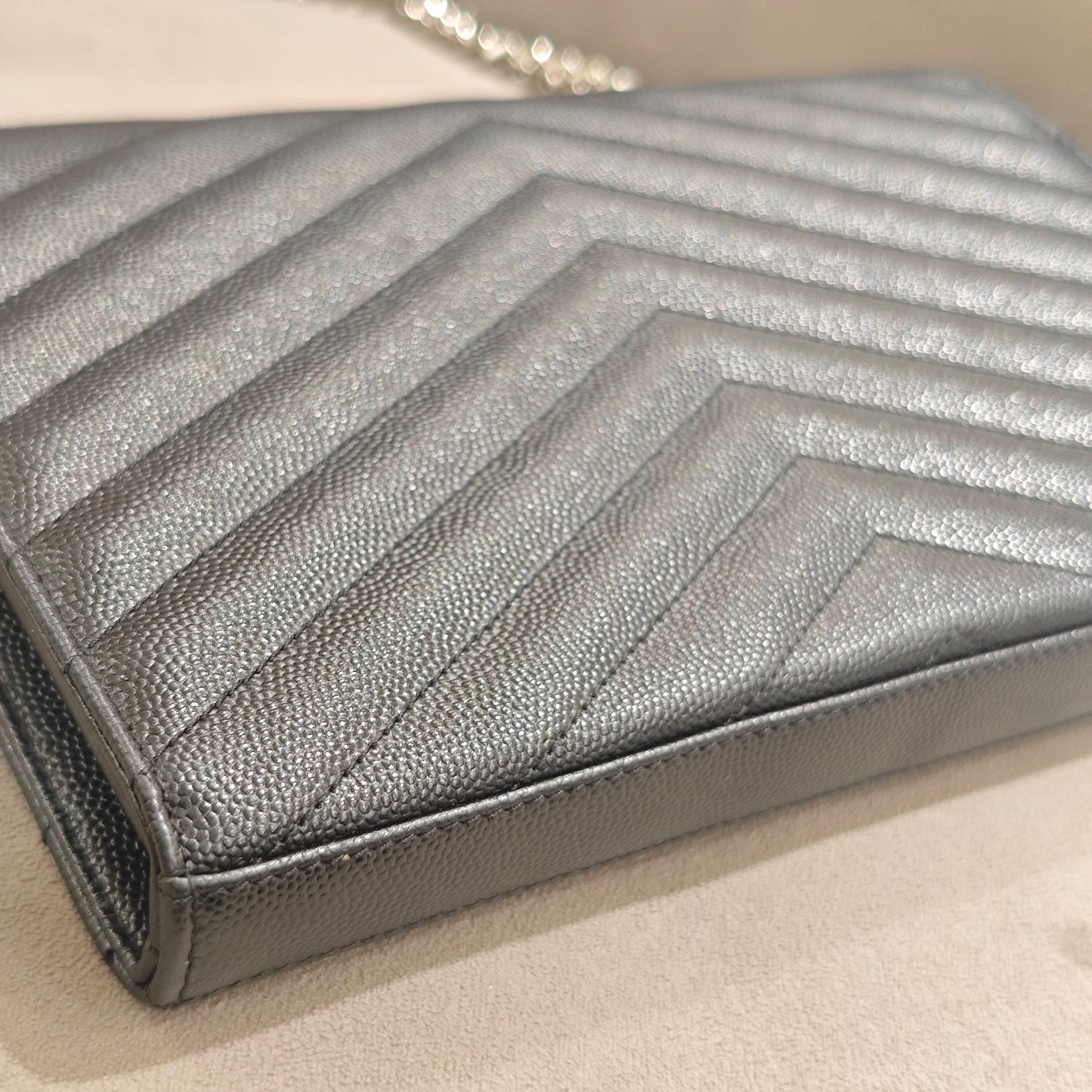 Saint Laurent - Monogram Envelope Chain Wallet - Grained calfskin leather - Black - (Mini)