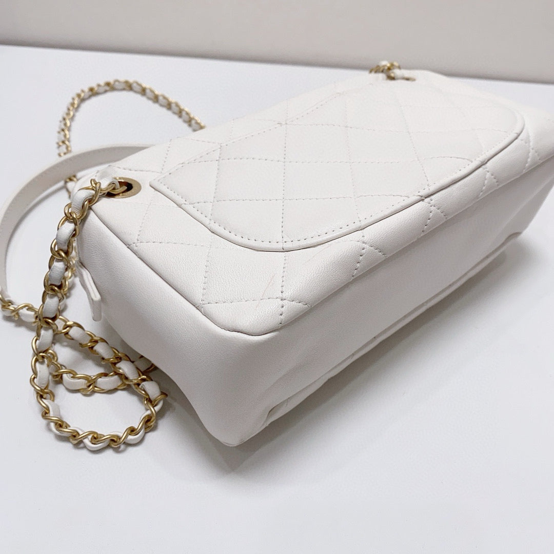 Chanel - Egypt Series Pearl Tassel Camera Bag - Lambskin leather - White - (small)