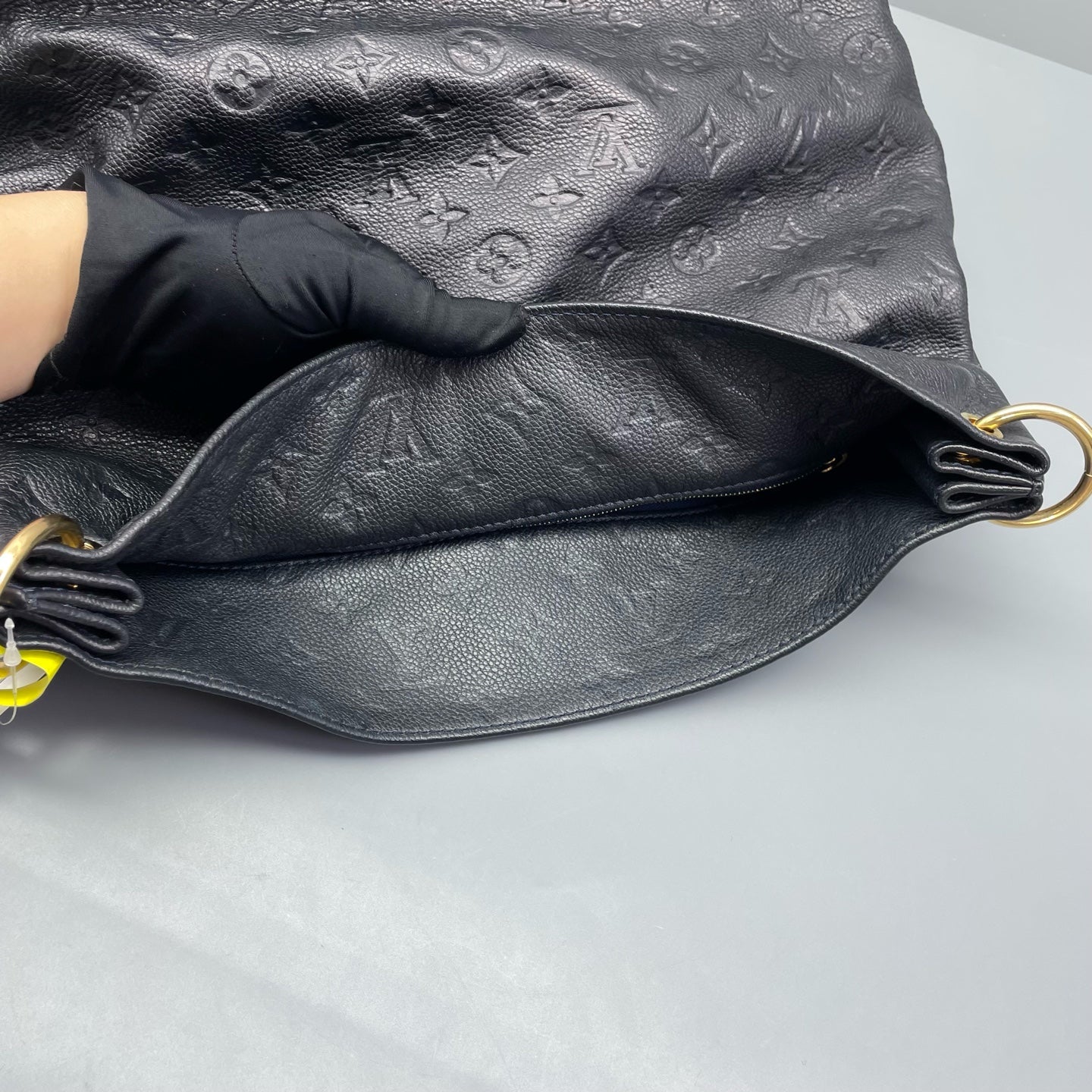 Louis Vuitton - Hobo - Leather - Black - (medium)