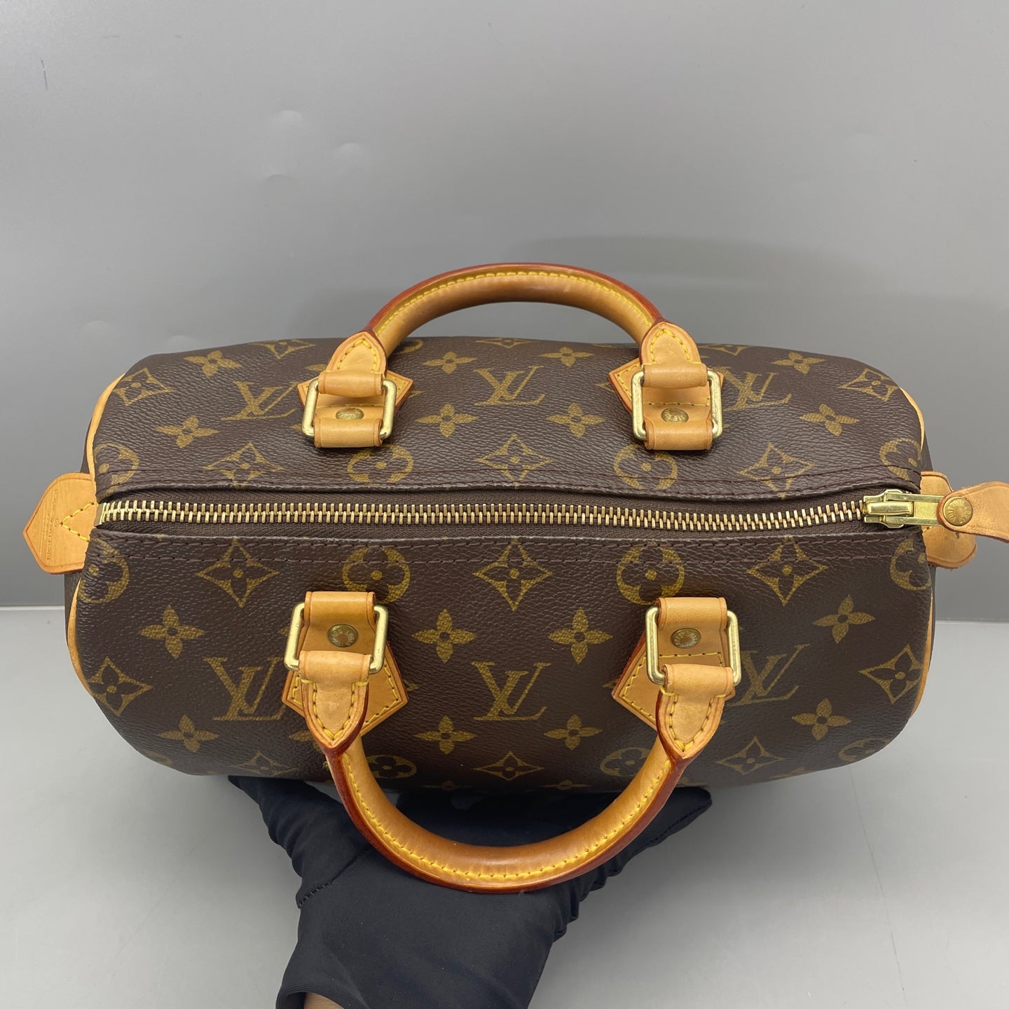 Louis Vuitton - Speedy 25 - Monogram coated canvas with Vachetta leather trim - Brown - (small)