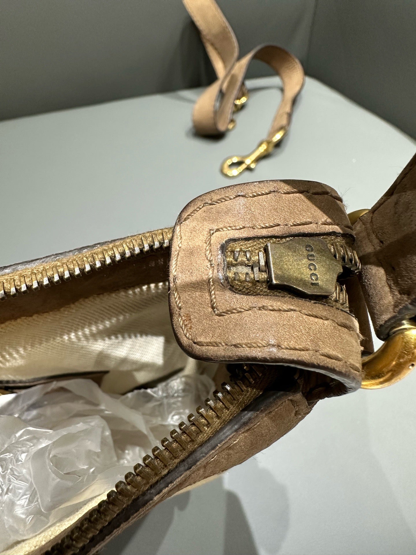 Gucci - GG Monogram Canvas and Suede Shoulder Tote Bag - GG Monogram Canvas and Suede Leather - Beige and Brown with Gold-Tone Hardware - (Large)
