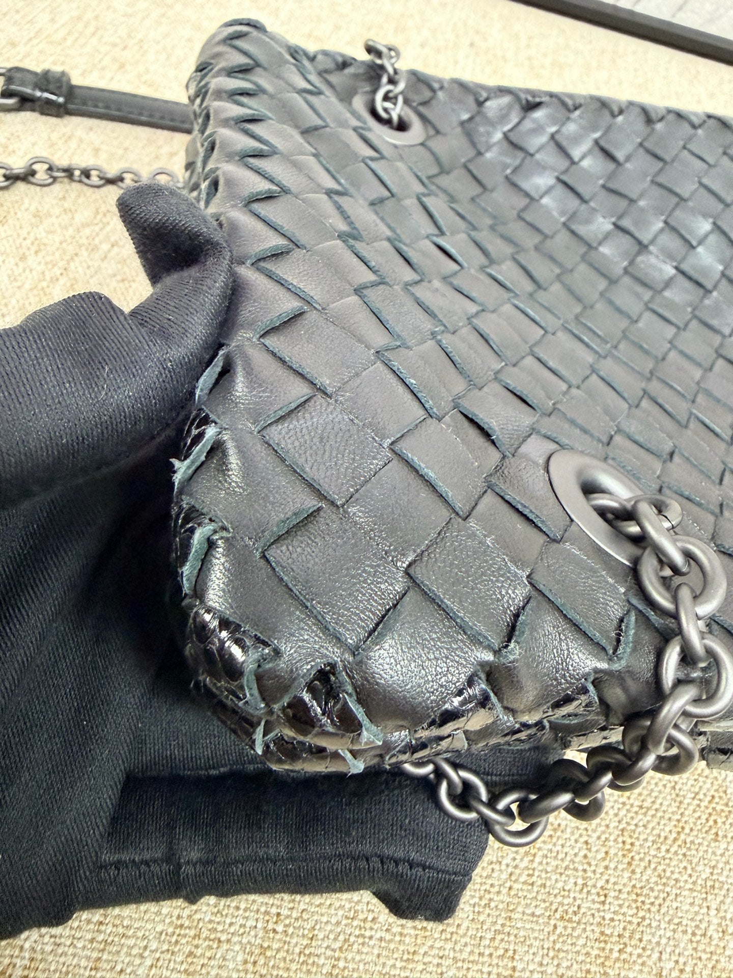 Bottega Veneta - Intrecciato Chain Shoulder Bag - Lambskin leather and snakeskin - Black - (medium)