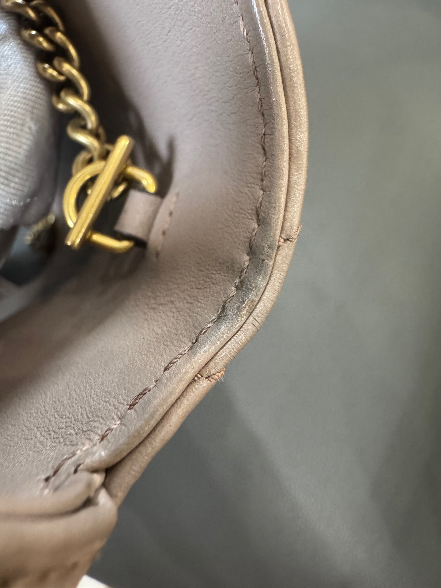 Gucci - Marmont Super Mini - Leather - Beige with Gold-Tone Hardware - (mini)