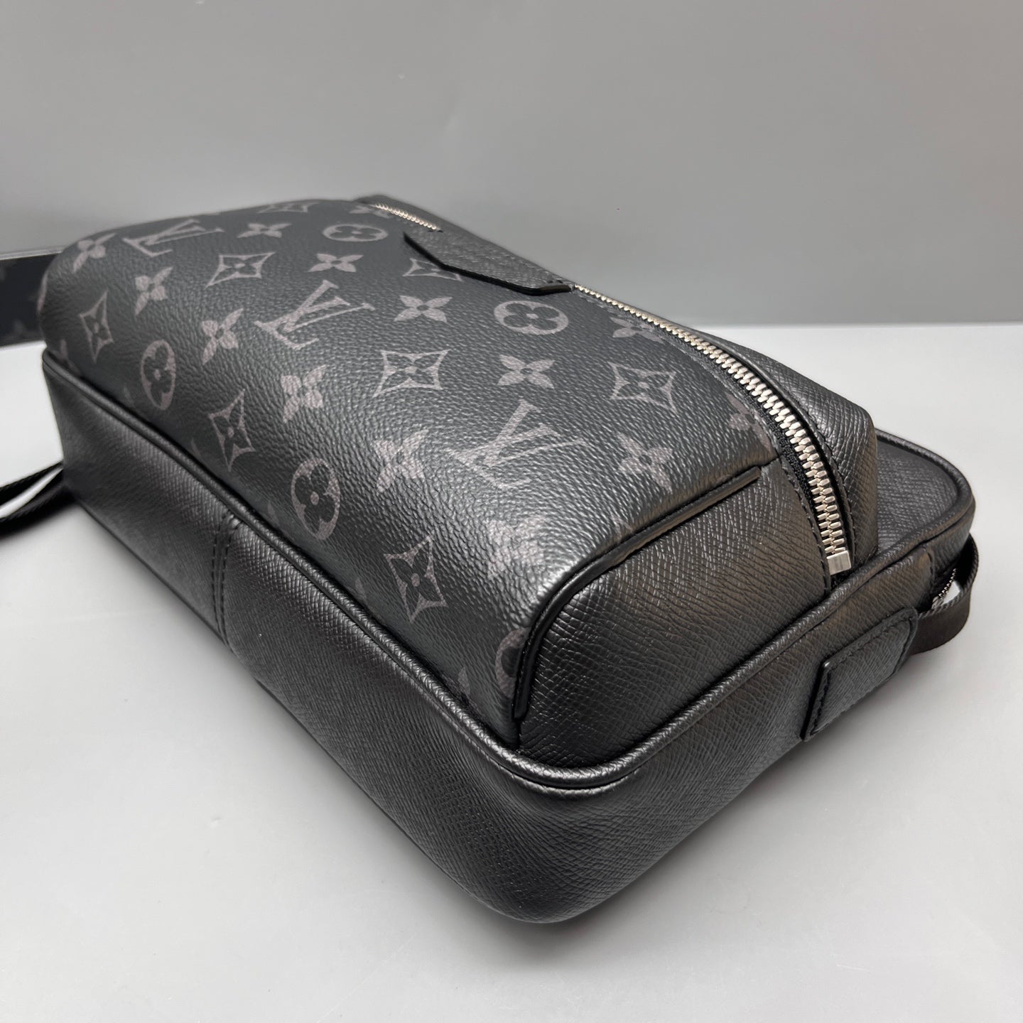 Louis Vuitton - Outdoor Messenger Bag - Monogram Eclipse coated canvas with leather trim - Black - (Medium)