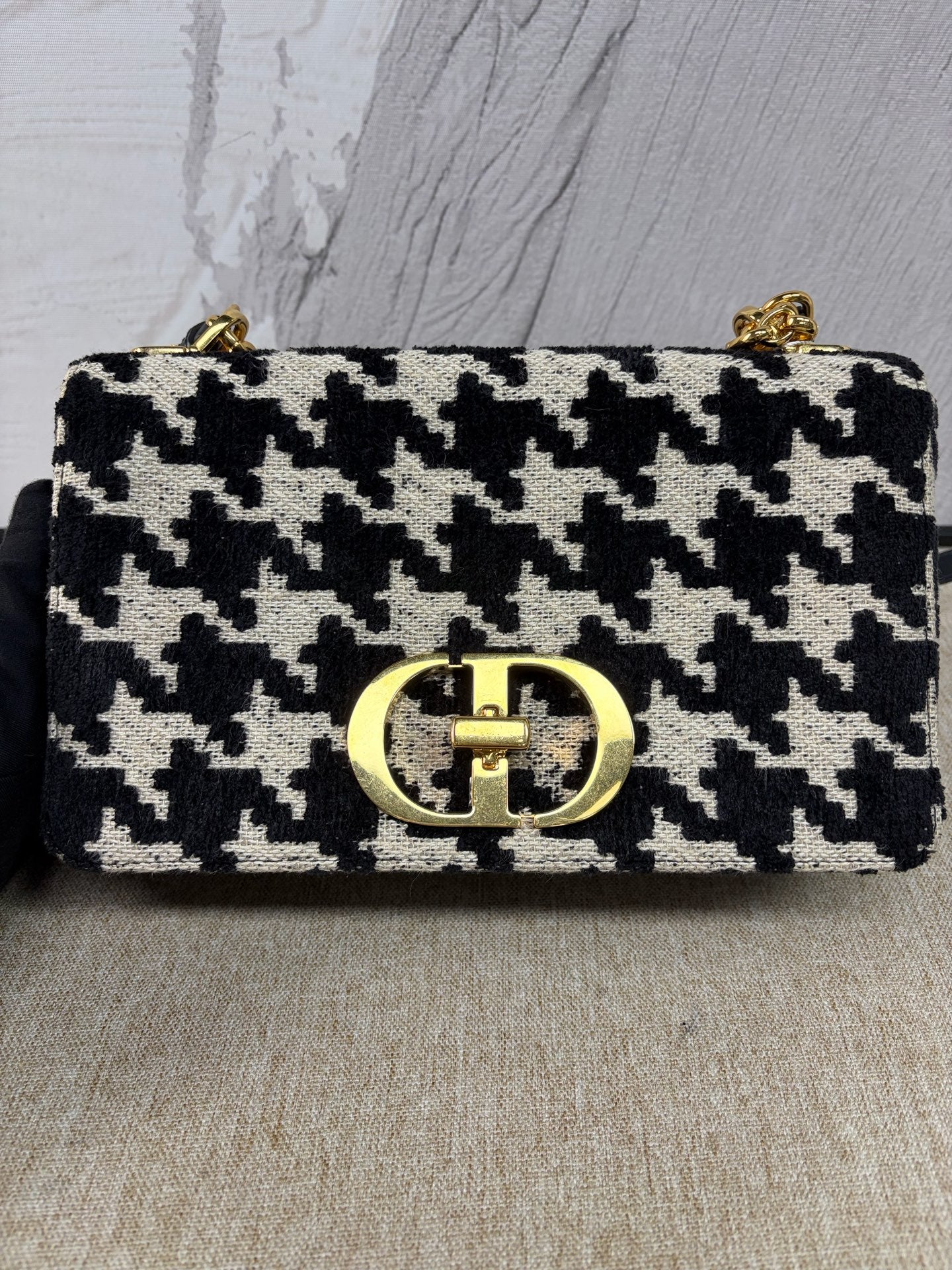 Dior - Caro Houndstooth Chain Bag - Tweed with Leather trim - Multicolour (Black and White) with Gold-Tone Hardware - (Medium)