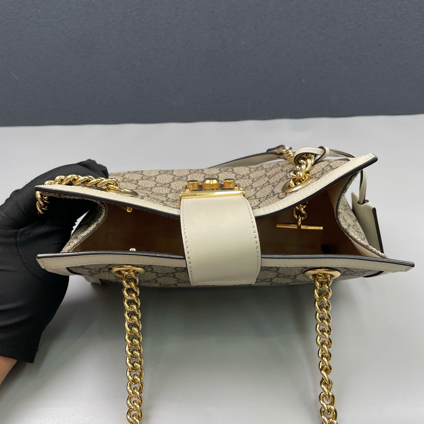 Gucci - Padlock Small Tote Bag - GG Supreme canvas with leather trim - Beige and Cream with Gold-Tone Hardware - (Small)