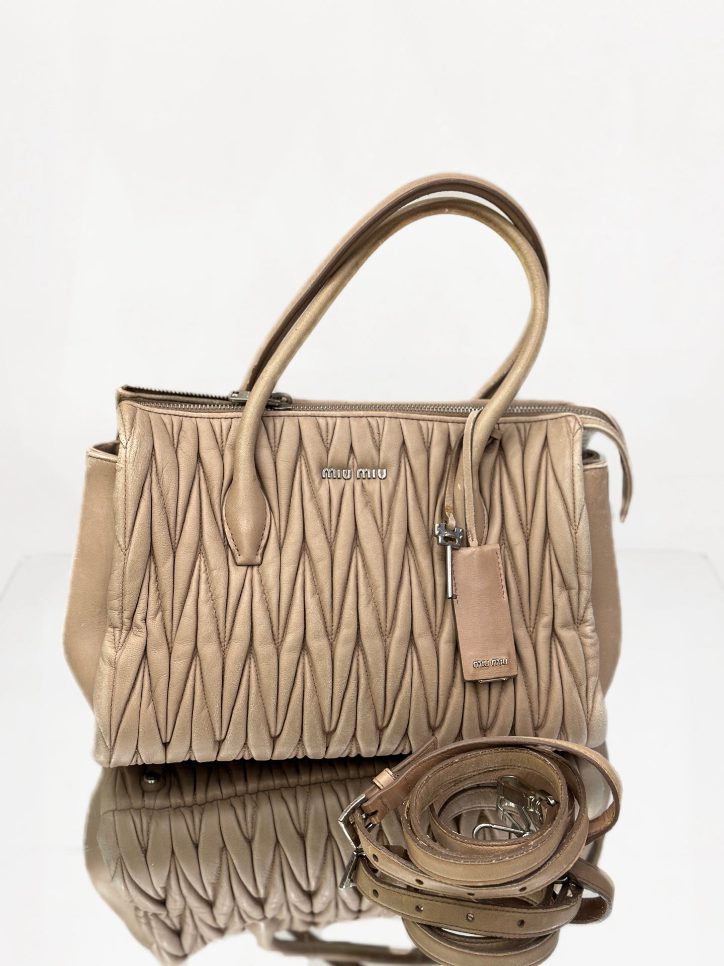 Miu Miu - Matelassé Top Handle Bag - Leather - Beige - (medium)