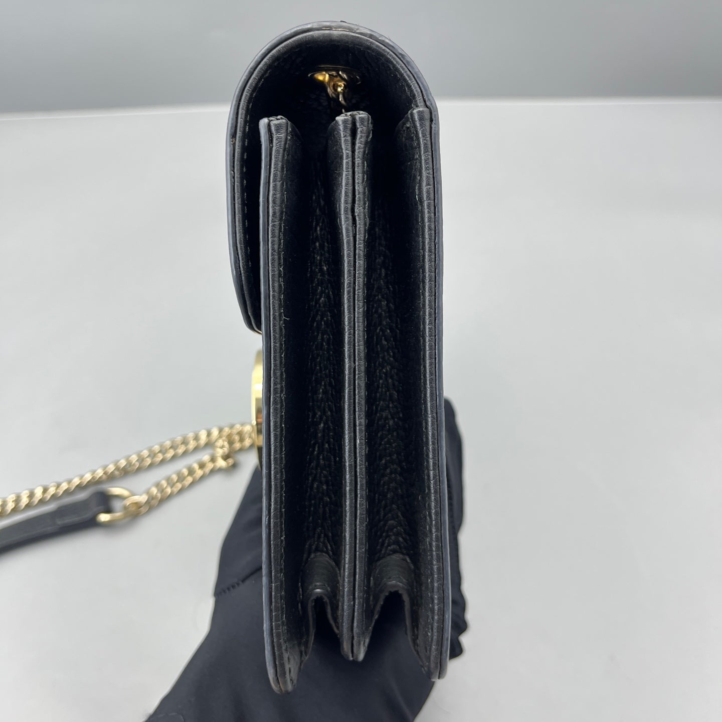 Gucci - Interlocking G Accordion Crossbody Bag - Grained leather - Black - (Small)