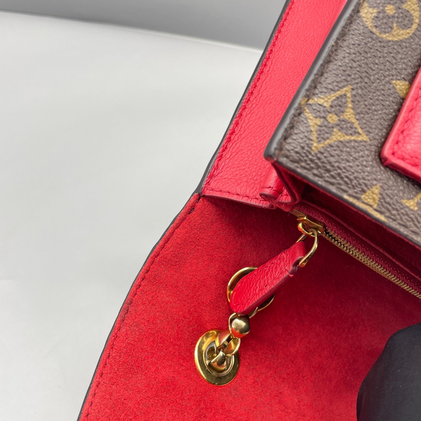 Louis Vuitton - Victoria Chain Bag - Monogram coated canvas and grained leather - Red and Brown - (medium)