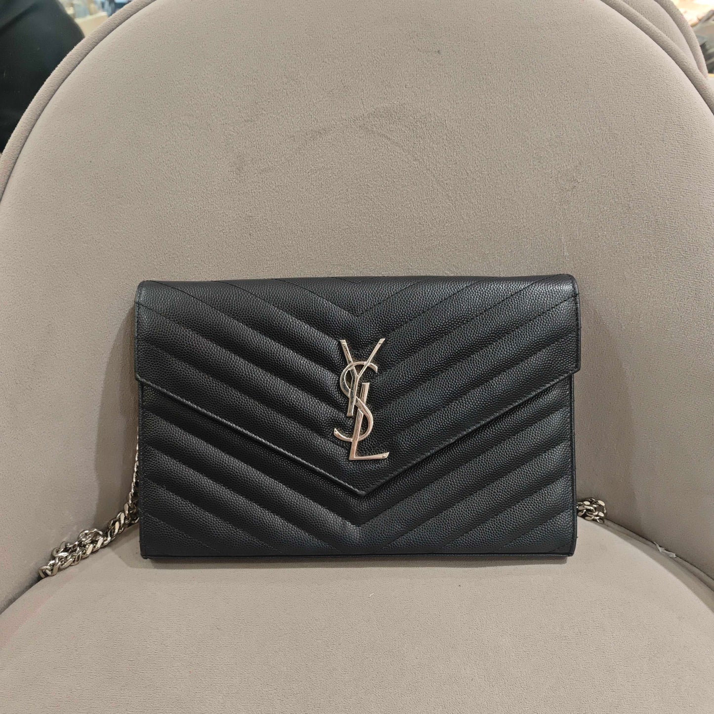 Saint Laurent - Monogram Envelope Chain Wallet - Grained calfskin leather - Black - (Mini)
