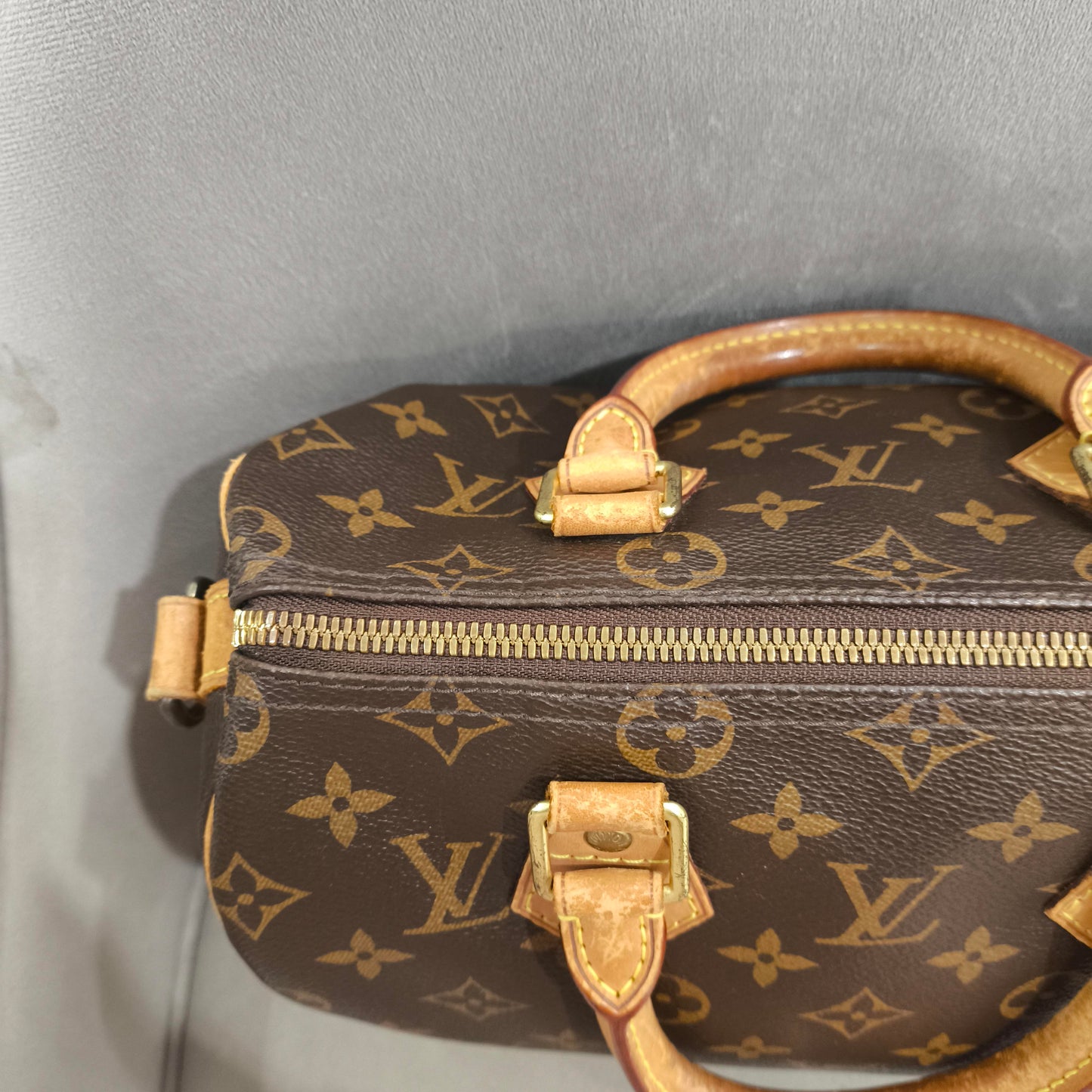 Louis Vuitton - Speedy 25 Bandouliere - Monogram coated canvas with natural cowhide leather trim - Brown - (Small)