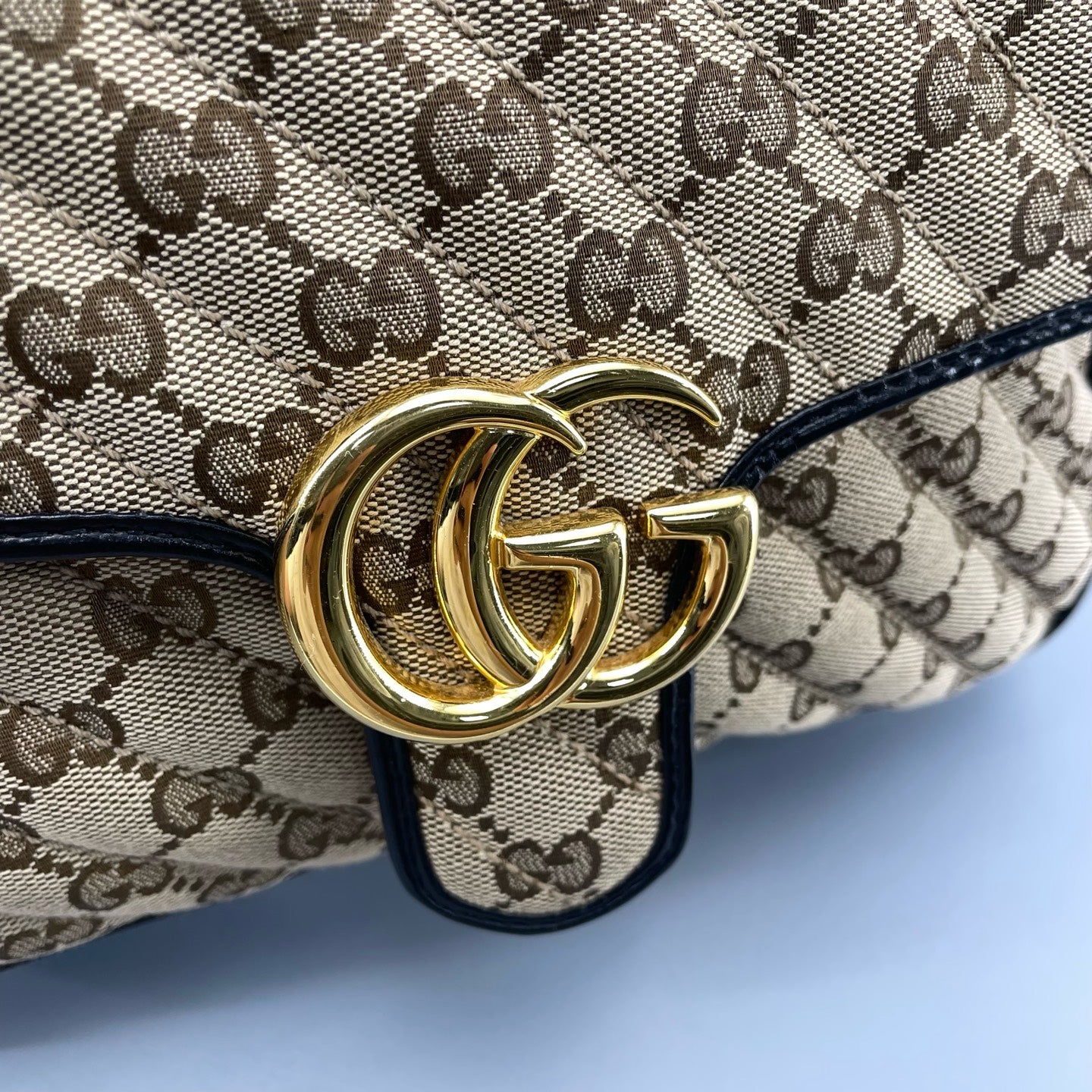 Gucci - GG Marmont Messenger Bag - GG Monogram Canvas and Leather - Beige and Black - (Medium)