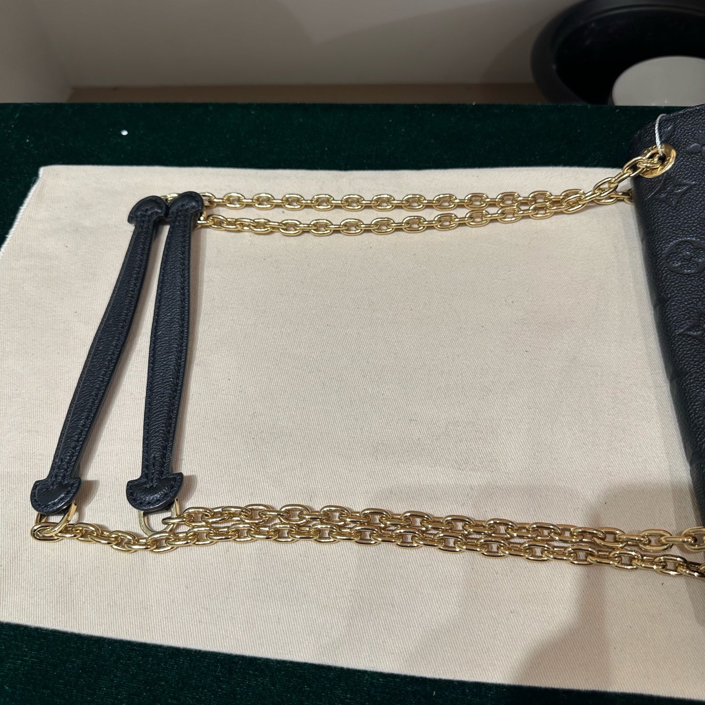 Louis Vuitton - Pochette Metis Monogram Empreinte - Monogram Empreinte leather - Black - (medium)