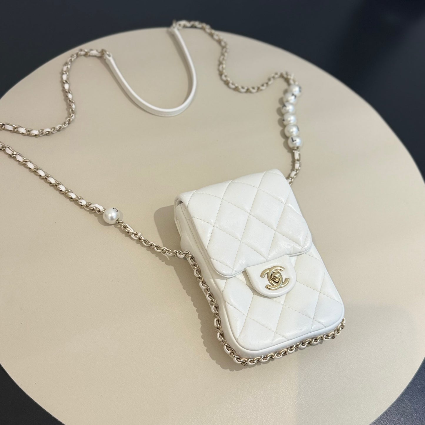 Chanel - Phone Holder with Pearl Chain - Lambskin leather - White - (mini)