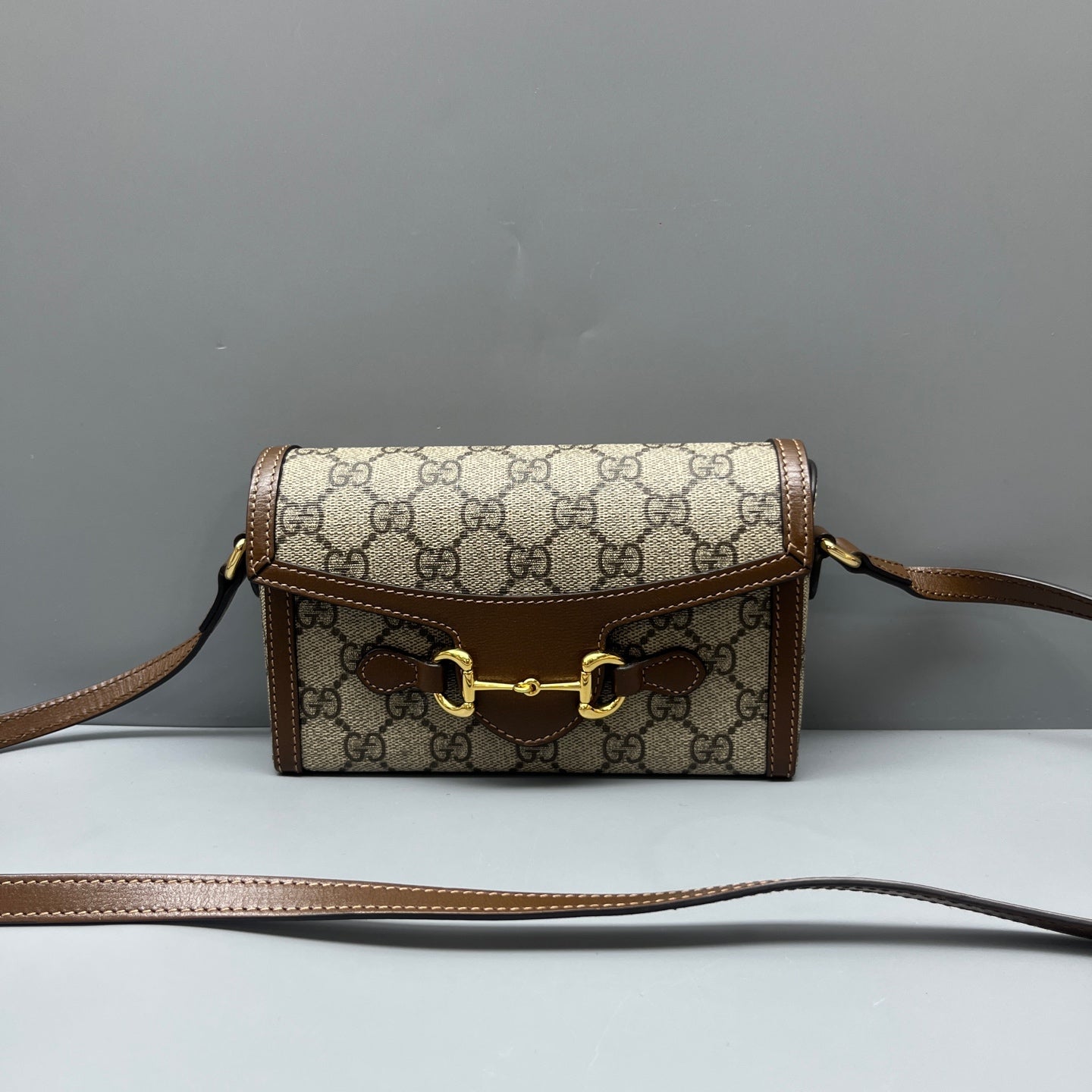Gucci - Horsebit 1955 Horizontal Phone Bag - GG Supreme canvas with leather trim - Beige and Brown - (mini)