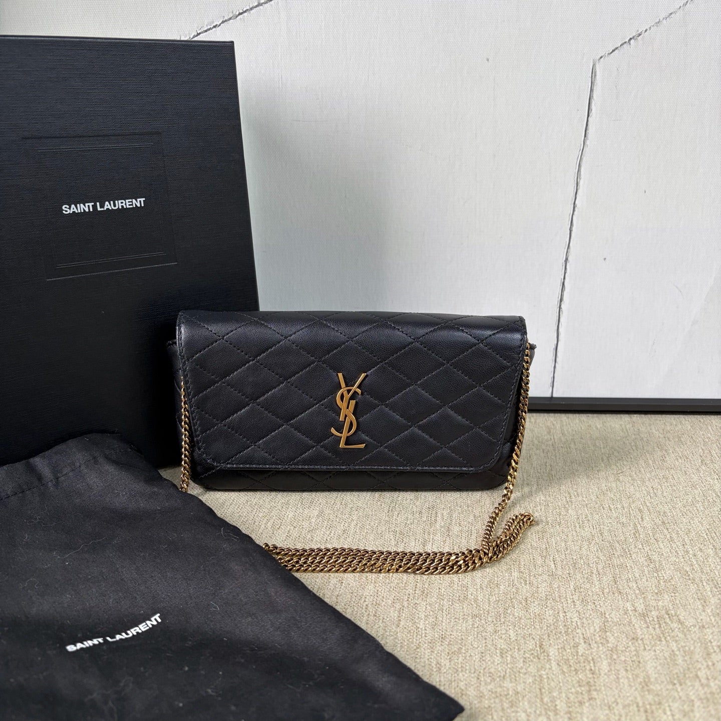 Saint Laurent - Gaby Envelope Chain Bag - Cowhide leather - Black with Gold-Tone Hardware - (mini)