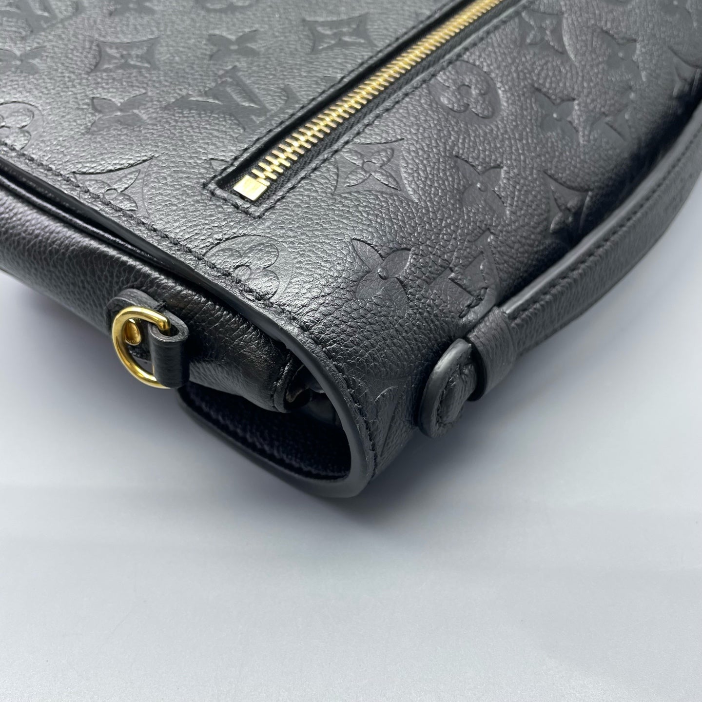Louis Vuitton - Pochette Metis - Monogram Empreinte leather - Black - (medium)