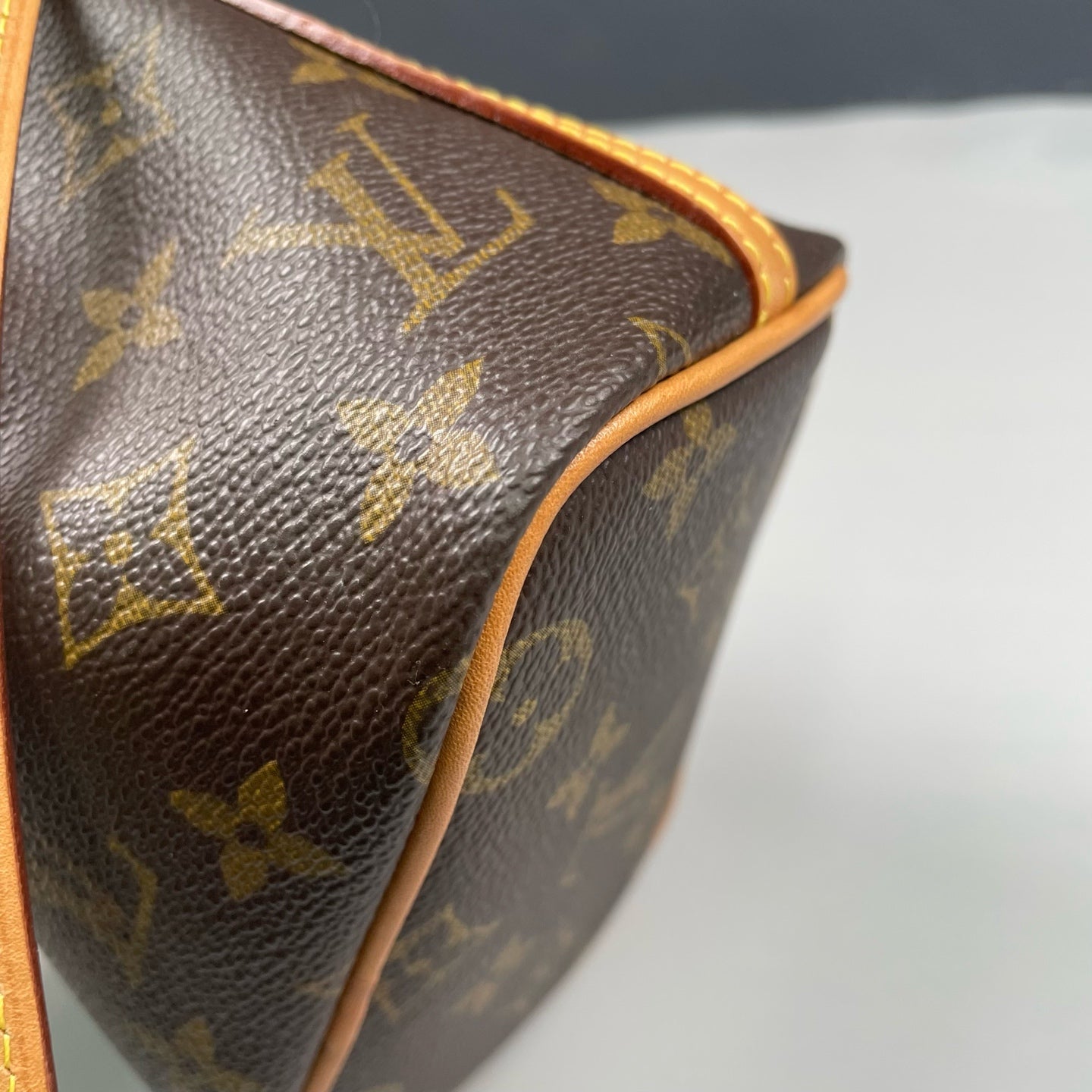 Louis Vuitton - Nano Noe - Monogram coated canvas with Vachetta leather trim - Brown - (Mini)