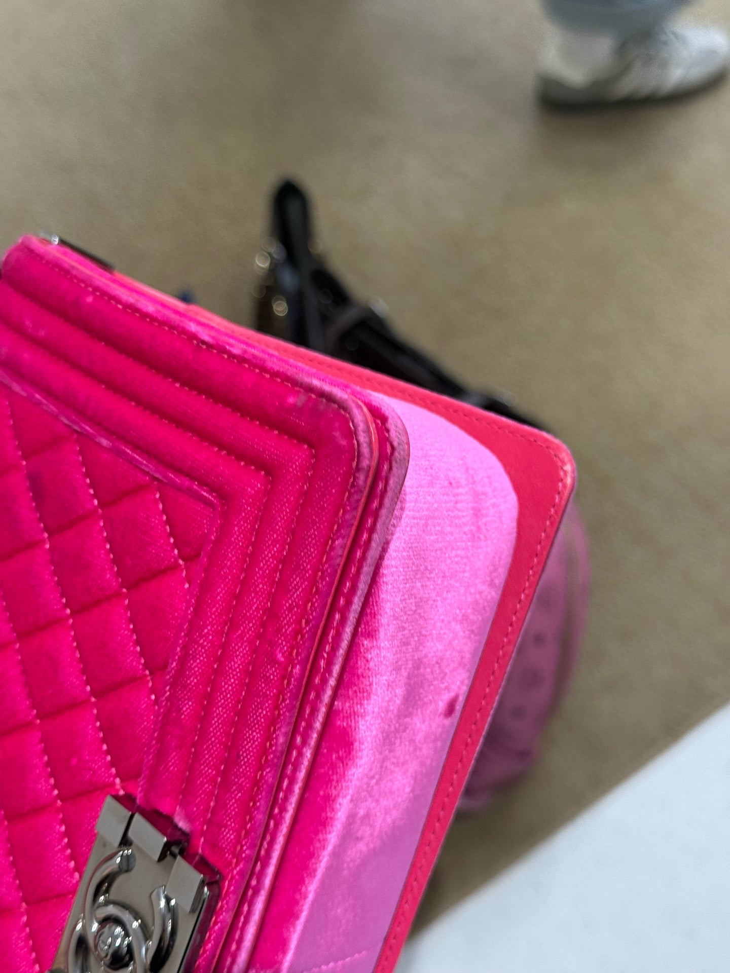 Chanel - Le Boy - Velvet - Pink - (Medium)