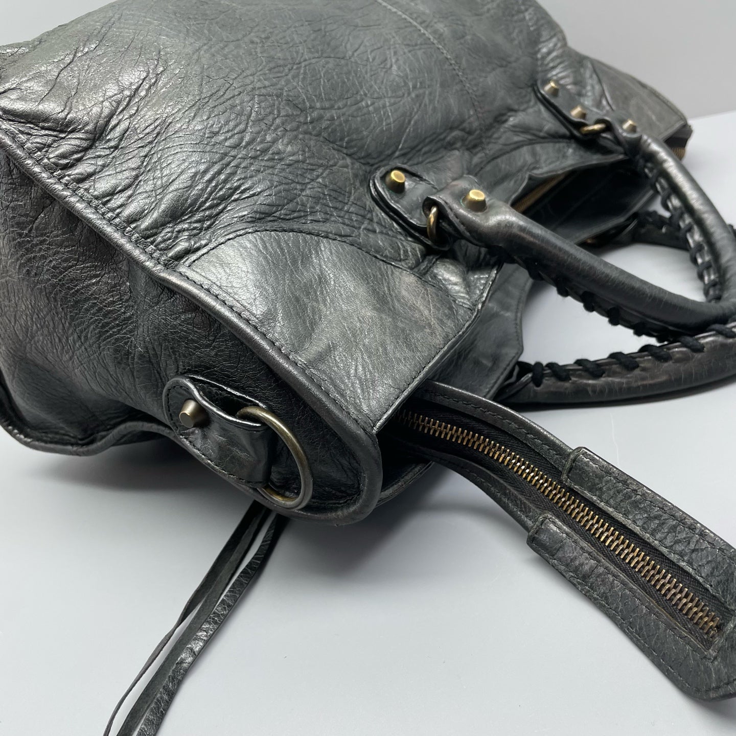 Balenciaga - City Bag - Distressed lambskin leather - Deep Grey - (large)